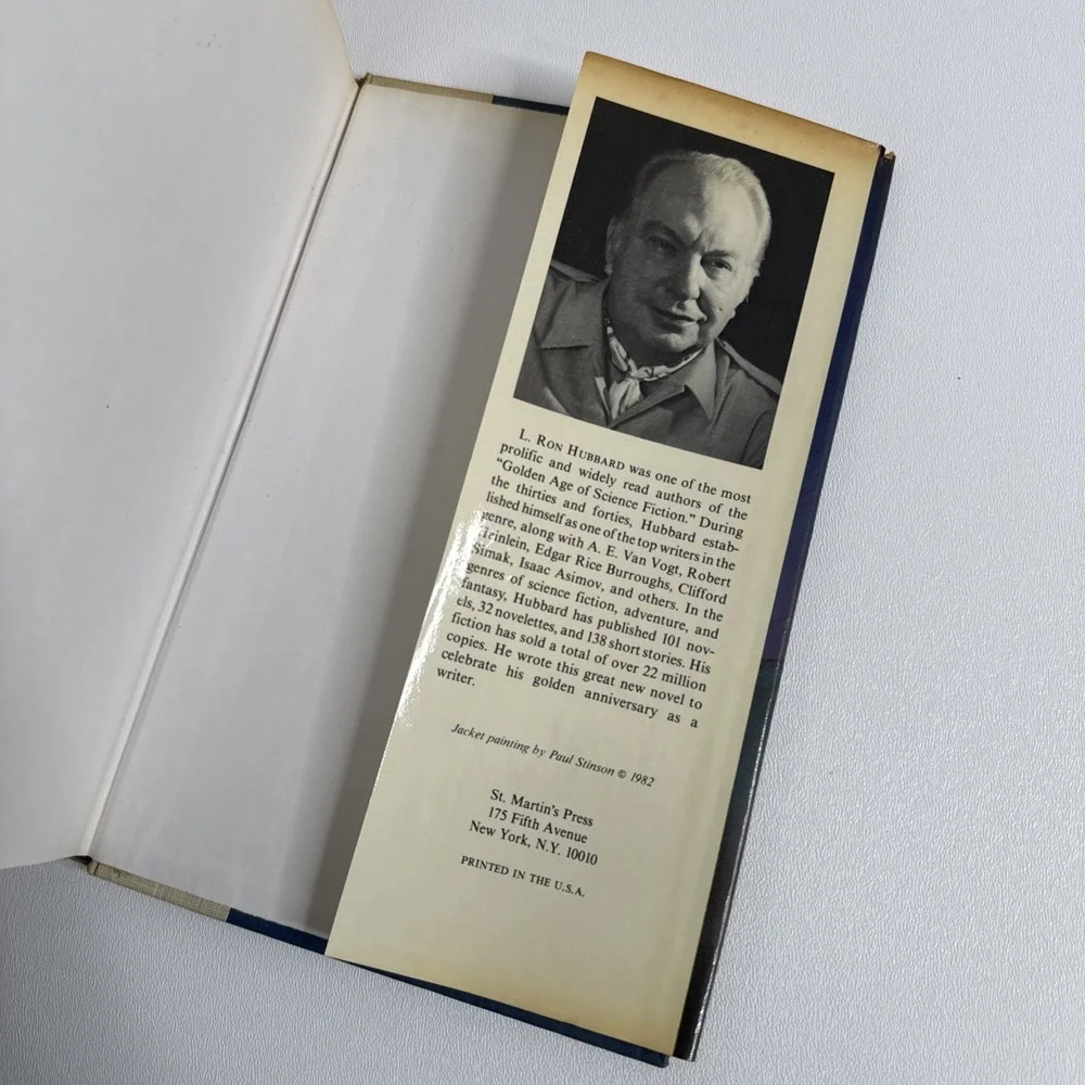 L. Ron‎ Hubbard BATTLEFIELD EARTH Hardcover 1982 Vintage Sci-Fi Fiction